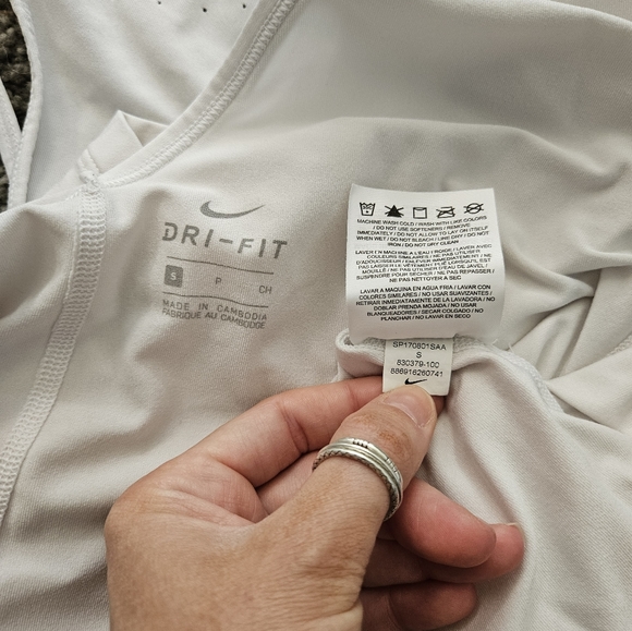 Nike strappy tank top white small - Picture 3 of 4